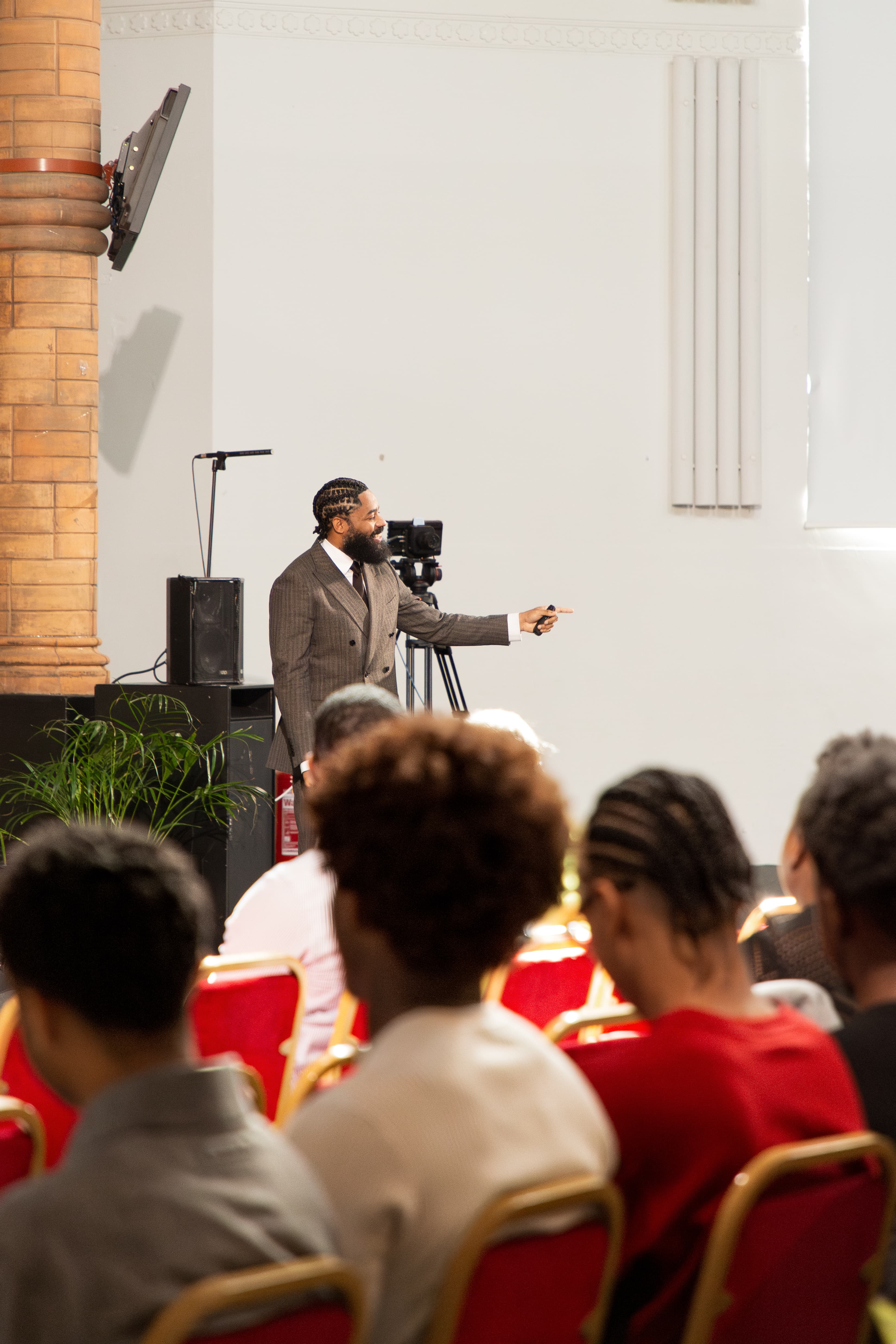 Andrew Fuller delivering training and youth work sessions (6)